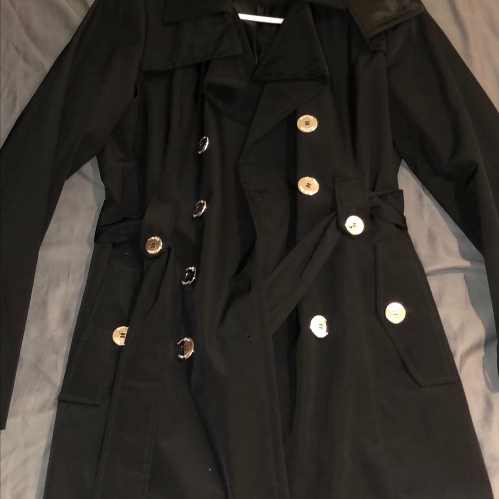 BEAUTIFUL Black Calvin Klein Trench Coat